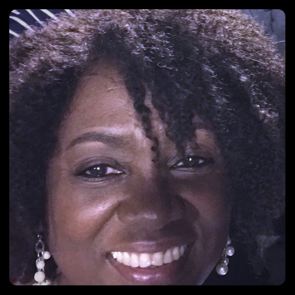 Meet your Posher, Denise - Picture 1 of 1